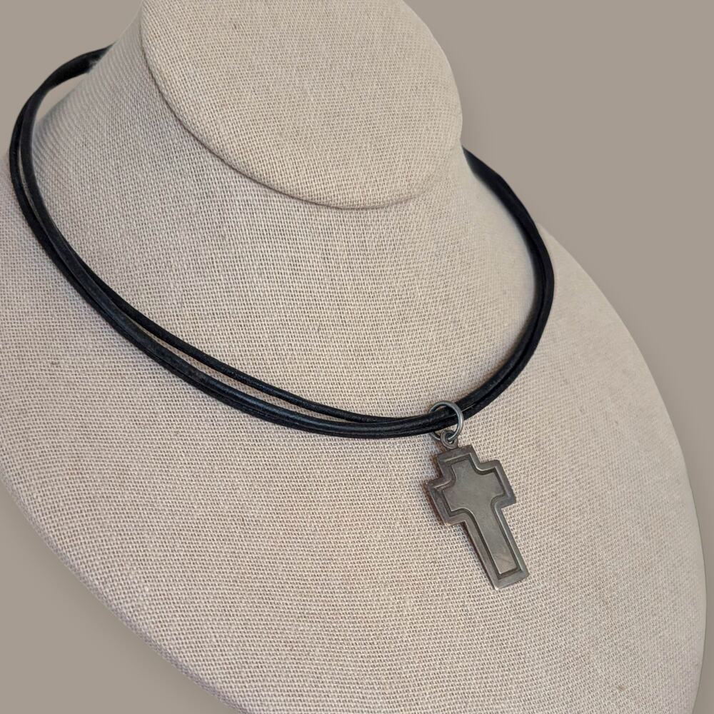 80s Sterling Silver Cross & Leather Choker